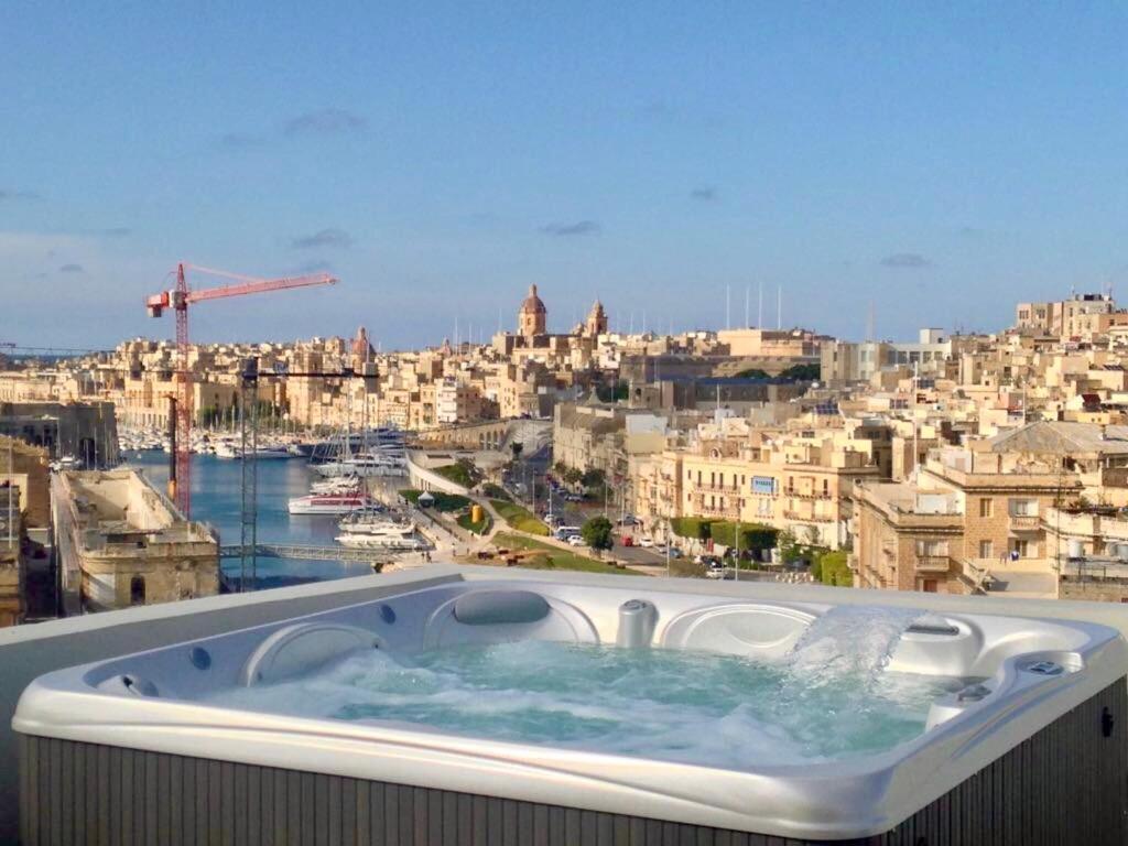 Penthouse Retreat Lejlighed Cospicua Eksteriør billede